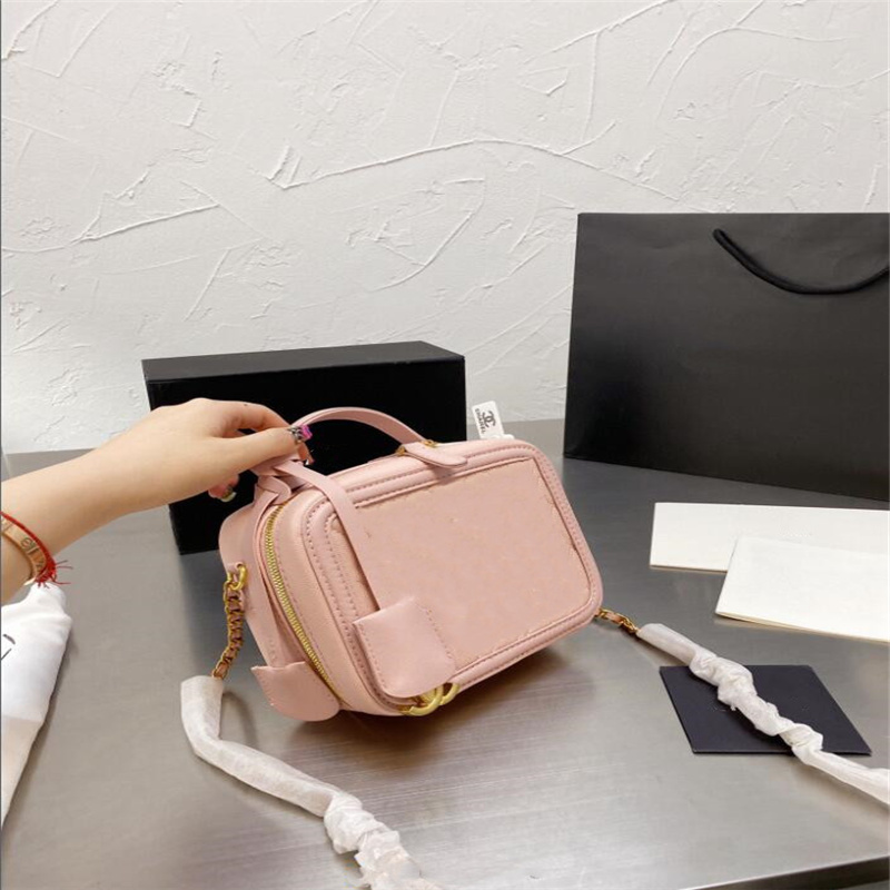 Womens Vintage Caviar Leather Camera Cosmetic Bags Top Handle Totes Matelasse Chain Crossbody Shoulder Luxurys Designers Ladies Boy Girls Embossed Pouch Handbags, Black
Womens Vintage Caviar Leather Camera Cosmetic Bags Top Handle Totes Matelasse Chain Crossbody Shoulder Luxurys Designers Ladies Boy Girls Embossed Pouch Handbags, Black