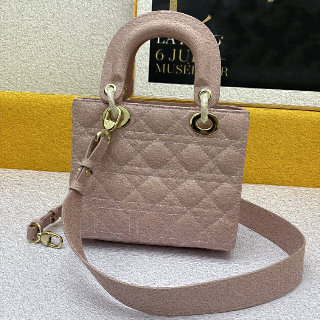 2021 Fashion Women Bags D Brand Luxury Bag Cannage Genuine Leather Shoulder Handbag High Quality Designer Ladies Crossbody Totes Free Delivery, Box
2021 Fashion Women Bags D Brand Luxury Bag Cannage Genuine Leather Shoulder Handbag High Quality Designer Ladies Crossbody Totes Free Delivery, Box