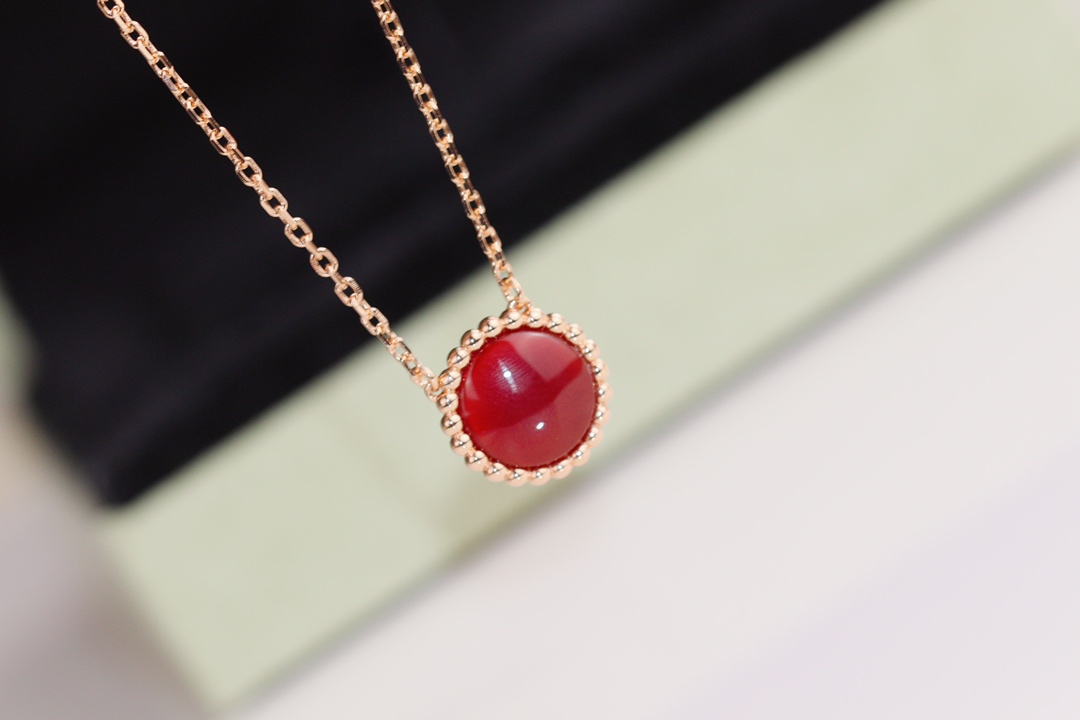 Luxury Pendant Necklaces Seiko 925 Sterling Silver Rose Gold V gold fadeless red agate Green Malachite round bead collarbone Necklace
Luxury Pendant Necklaces Seiko 925 Sterling Silver Rose Gold V gold fadeless red agate Green Malachite round bead collarbone Necklace