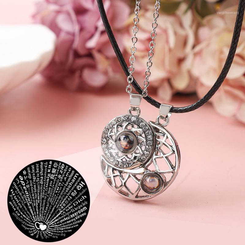 Chains 2Pcs Sun Moon Shape Couple Personalized Necklaces Wedding Birthday Jewelry 100 Languages I Love You Projection Pendant Necklace
Chains 2Pcs Sun Moon Shape Couple Personalized Necklaces Wedding Birthday Jewelry 100 Languages I Love You Projection Pendant Necklace
