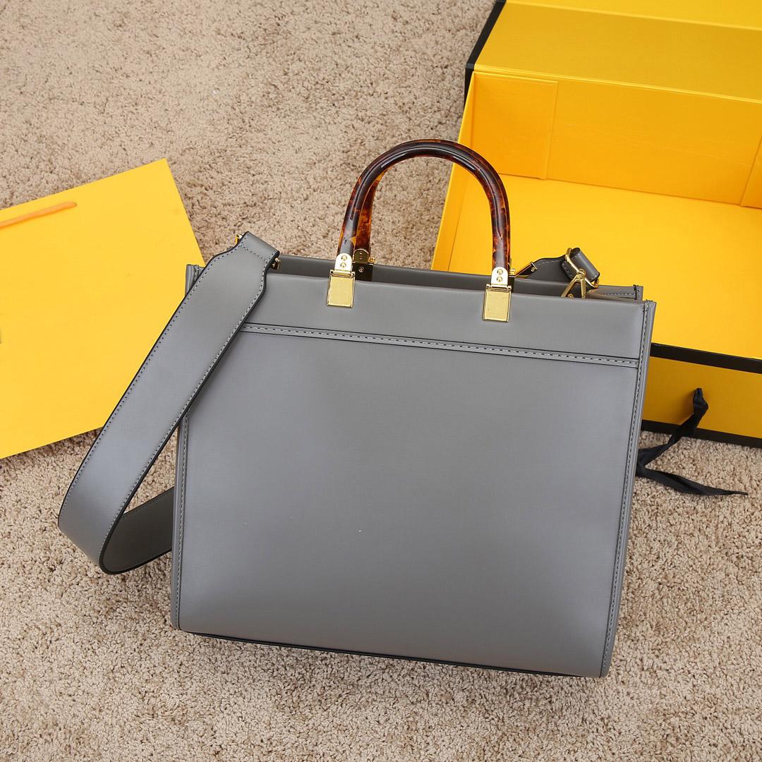 Tote bags letter decoration shoulder bag large capacity men women general leather handbags retro style design designerbag, 1 black
Tote bags letter decoration shoulder bag large capacity men women general leather handbags retro style design designerbag, 1 black