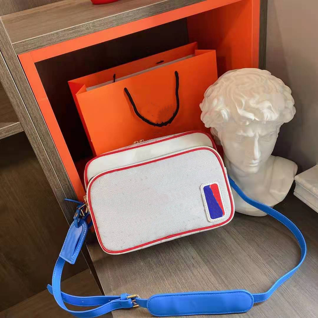 The New 2021 Men And Women Presbyopic Bump Color One Unisex Genuine Leather Handbag Shoulder Bags Aslant High Quality Camera Bag, Customize
The New 2021 Men And Women Presbyopic Bump Color One Unisex Genuine Leather Handbag Shoulder Bags Aslant High Quality Camera Bag, Customize