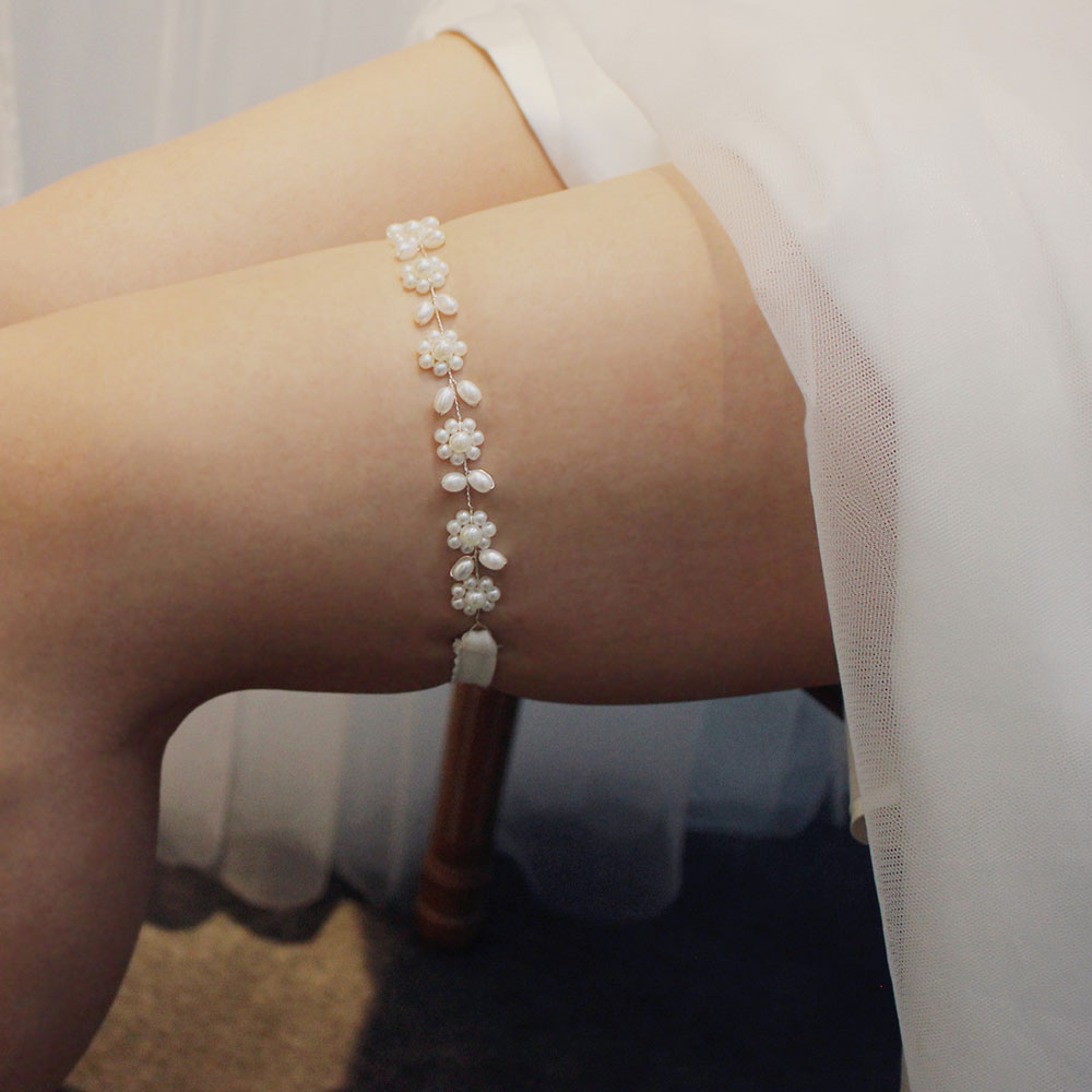 lr007 romatic sweetheart bridal garters silver shiny alloy pearls handmade wedding women leg ring 15.7"-20.8inch, White
lr007 romatic sweetheart bridal garters silver shiny alloy pearls handmade wedding women leg ring 15.7"-20.8inch, White