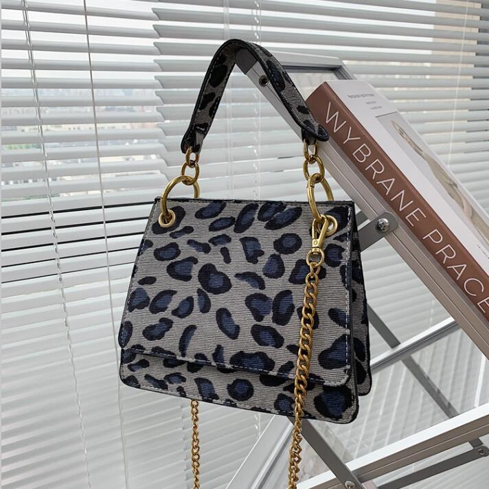 Factory wholesale women handbag street trend zebra womens chain bag Leopard womenes shoulder bags elegant atmosphere leather fashion armpit handbags
Factory wholesale women handbag street trend zebra womens chain bag Leopard womenes shoulder bags elegant atmosphere leather fashion armpit handbags
