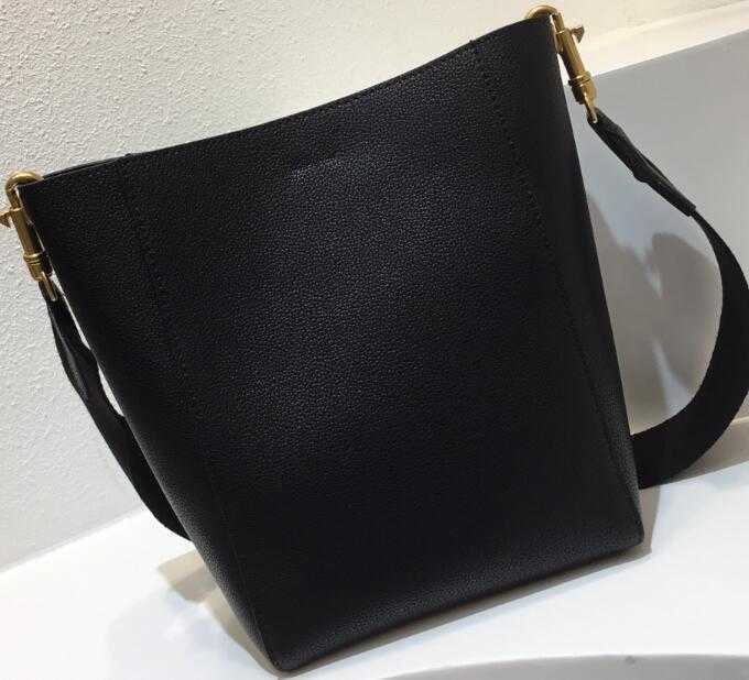 Designer Designer cosmetic 178303 17.5cm Totes Cabas Bucket Calfskin Shoulder Removable Strap With Dust fashion bag Wallets, 178303_09
Designer Designer cosmetic 178303 17.5cm Totes Cabas Bucket Calfskin Shoulder Removable Strap With Dust fashion bag Wallets, 178303_09