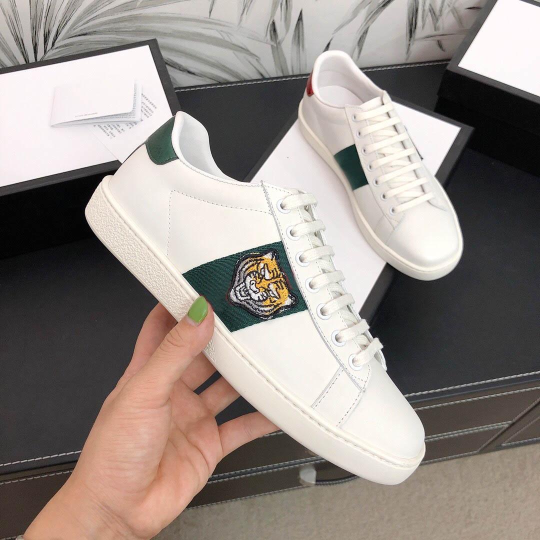 Men Women Casual Shoes Flat Sneakers Trainers Python Love Embroidered Bee Stars Snakes Red Green Stripes White Leather Shoe Top Quality with, Black
Men Women Casual Shoes Flat Sneakers Trainers Python Love Embroidered Bee Stars Snakes Red Green Stripes White Leather Shoe Top Quality with, Black