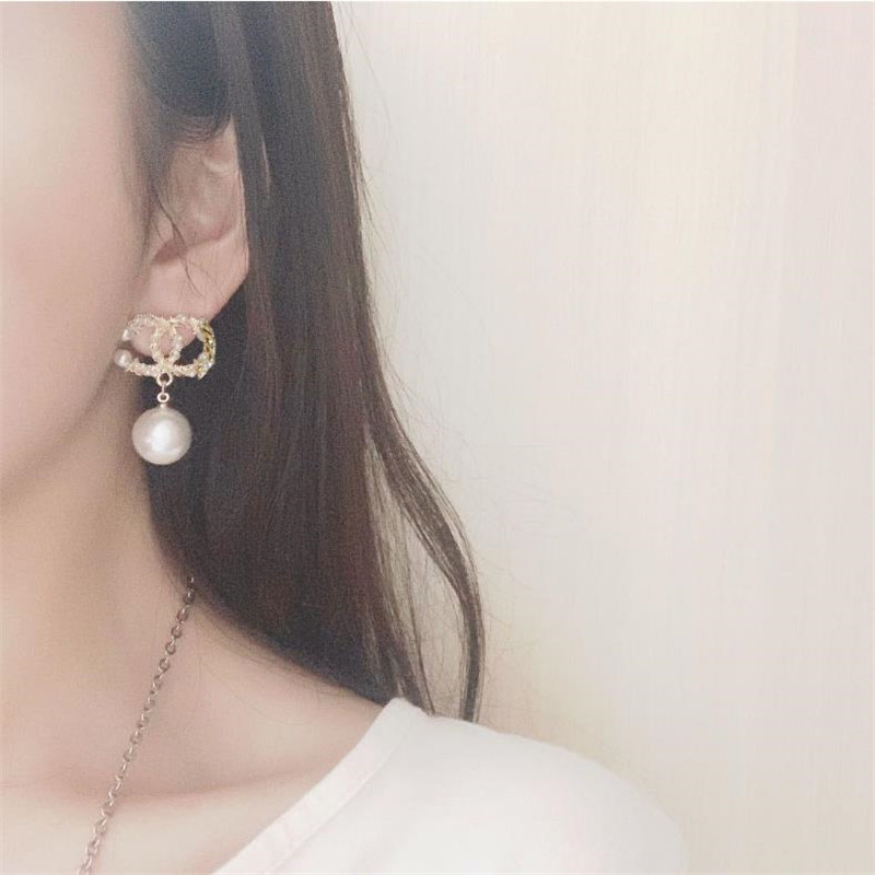 Fashion S925 silver needle European and American big brand elegant lady Earrings, Golden;silver
Fashion S925 silver needle European and American big brand elegant lady Earrings, Golden;silver