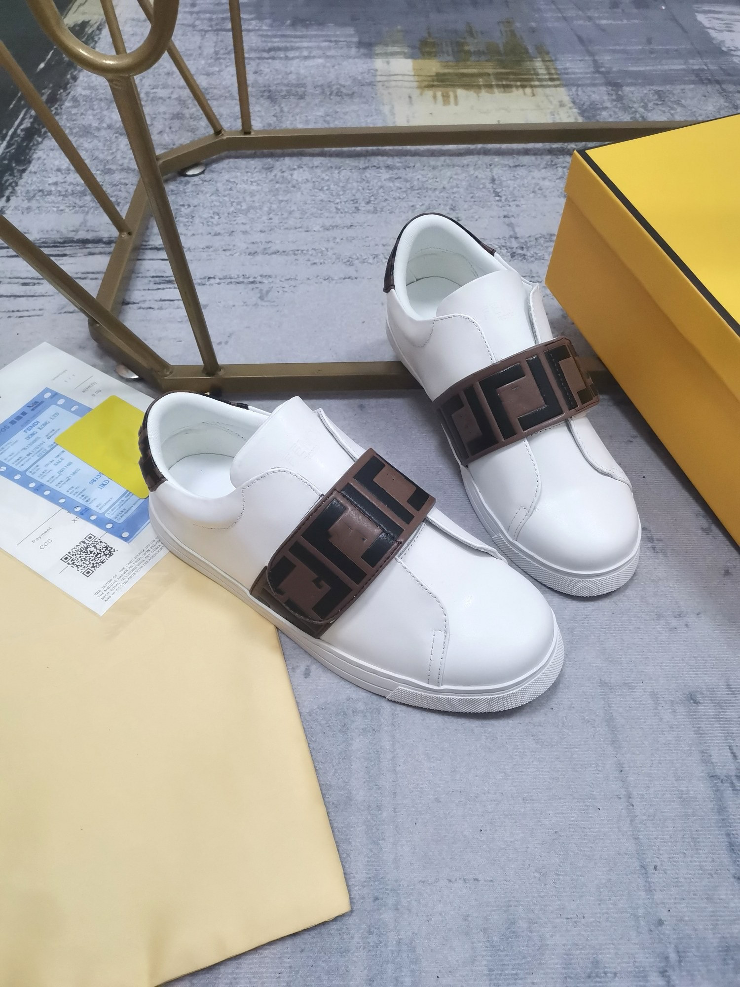 Designer casual shoes men's flat luxurious leather stitching sneakers retro low collar white pink women's classic fashion tennis shoes