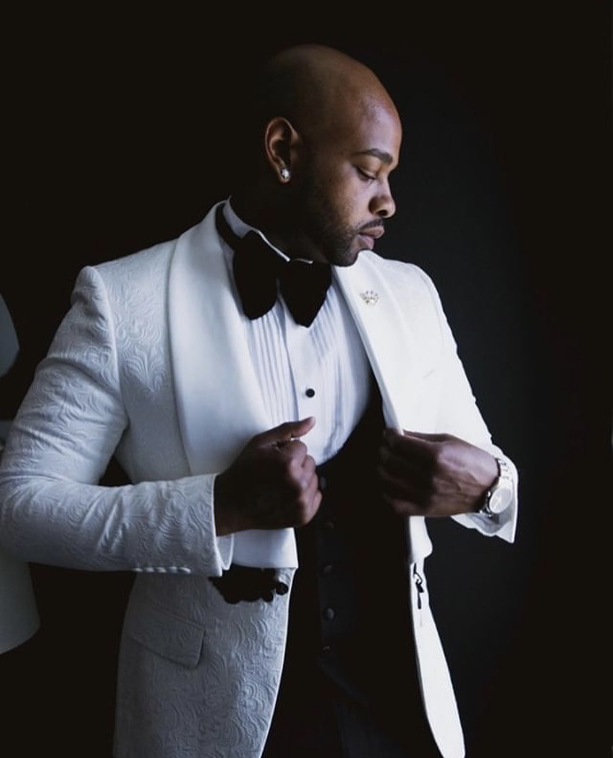Elegant Wedding Tuxedos Groom Suits 2021 Vintage Designs Tailor Made Mens Suits White Jacquard Tuxedo Jacket Only Prom Suits For Men
Elegant Wedding Tuxedos Groom Suits 2021 Vintage Designs Tailor Made Mens Suits White Jacquard Tuxedo Jacket Only Prom Suits For Men