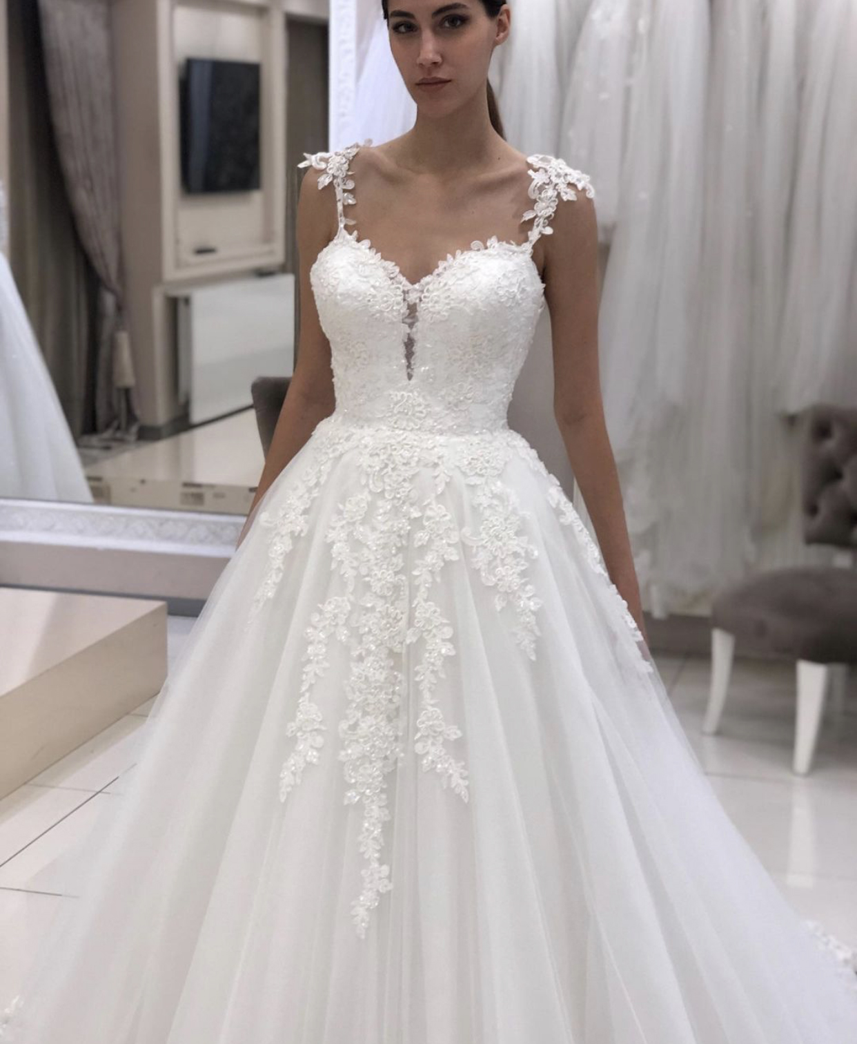 Vintage White Wedding Dresses Bridal Gowns 2021 Latest A-line Lace Tulle Sweep Train Plus Size Sheer Neckline