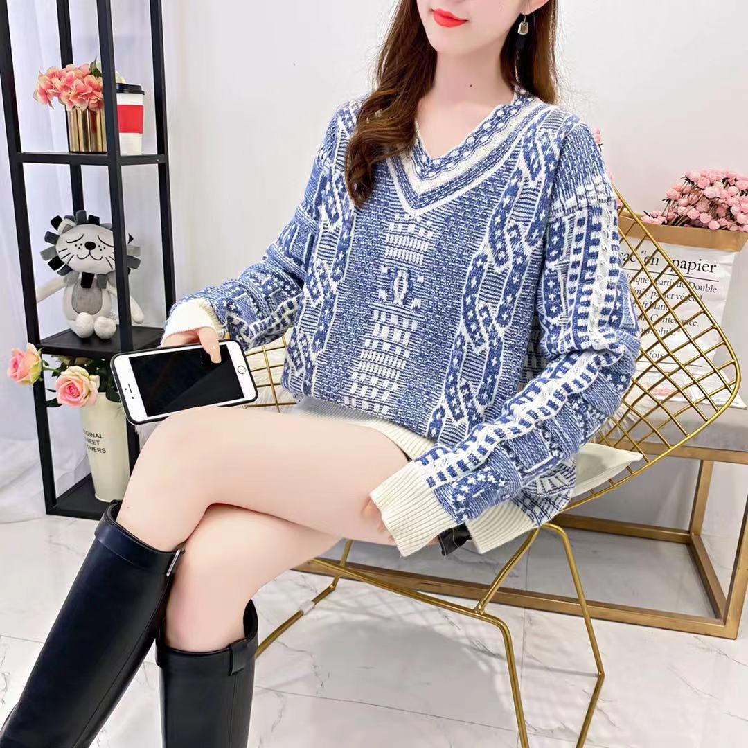 new fashion catwalk knit pullover V-neck long-sleeved sweater casual loose coat sweater, White;black
new fashion catwalk knit pullover V-neck long-sleeved sweater casual loose coat sweater, White;black