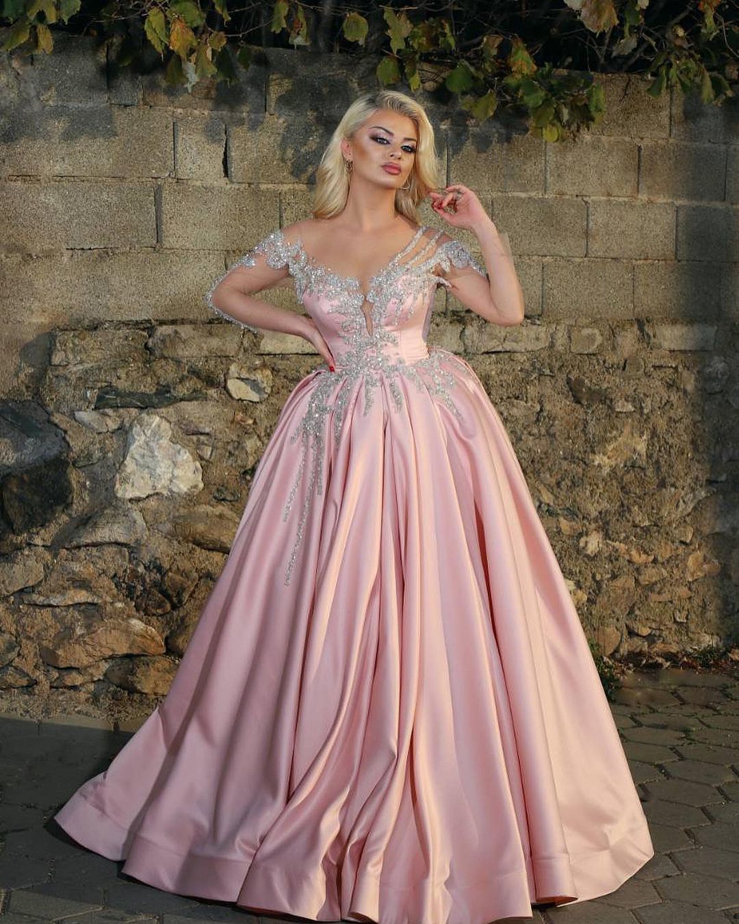 Elegant Mermaid Bridal Gowns Poet Sleeves Custom made Sequined Floor-length Wedding Dresses Court Train Satin Ruched Tulle Beach Vestido de noiva