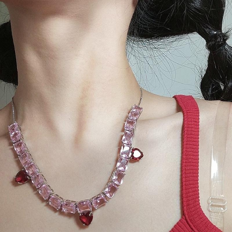 Chains Cosysail Simple Pink Crystal Chain Necklace For Women Y2K Aesthetic Love Heart Rhinestone Pendant Party Jewelry Gift
Chains Cosysail Simple Pink Crystal Chain Necklace For Women Y2K Aesthetic Love Heart Rhinestone Pendant Party Jewelry Gift