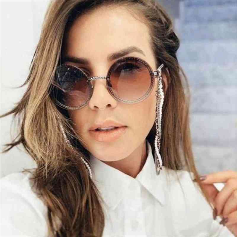 Oversized Round Sunglasses Women Retro Brand Designer Chain Metal Frame Chic Sun Glasses For Female Uv400 Oculos Eyewear, White;black
Oversized Round Sunglasses Women Retro Brand Designer Chain Metal Frame Chic Sun Glasses For Female Uv400 Oculos Eyewear, White;black