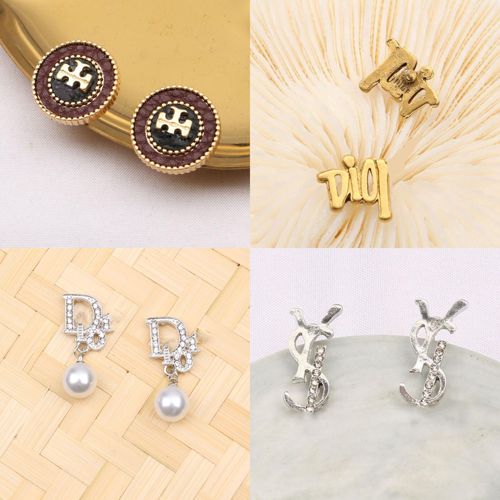 Lots 18K Gold Plated Brand Luxury Designer Women Dangle Stud Earrings Circle Letter Stamp Diamond Earring Metal Elegant Fashion Jewelry Acce, Golden;silver
Lots 18K Gold Plated Brand Luxury Designer Women Dangle Stud Earrings Circle Letter Stamp Diamond Earring Metal Elegant Fashion Jewelry Acce, Golden;silver