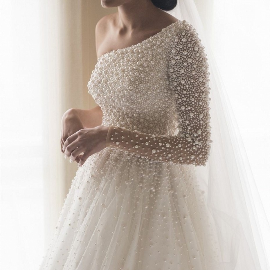 Hot One Shoulder Long Sleeves Pearls Arabic Dubai Wedding Dress Luxurious Beading Iovry Bridal GownsVestidos De Mariee