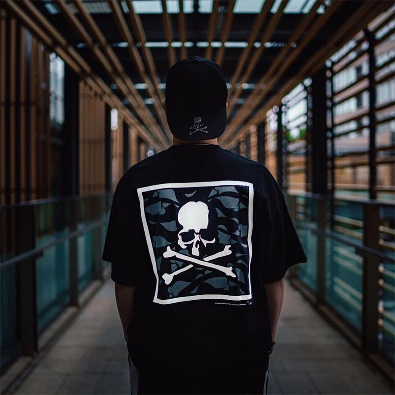 Men Women MasterMind Japan Mhak Joint Letter Print Round Neck Loose Short Sleeve T-shirt, Black
Men Women MasterMind Japan Mhak Joint Letter Print Round Neck Loose Short Sleeve T-shirt, Black