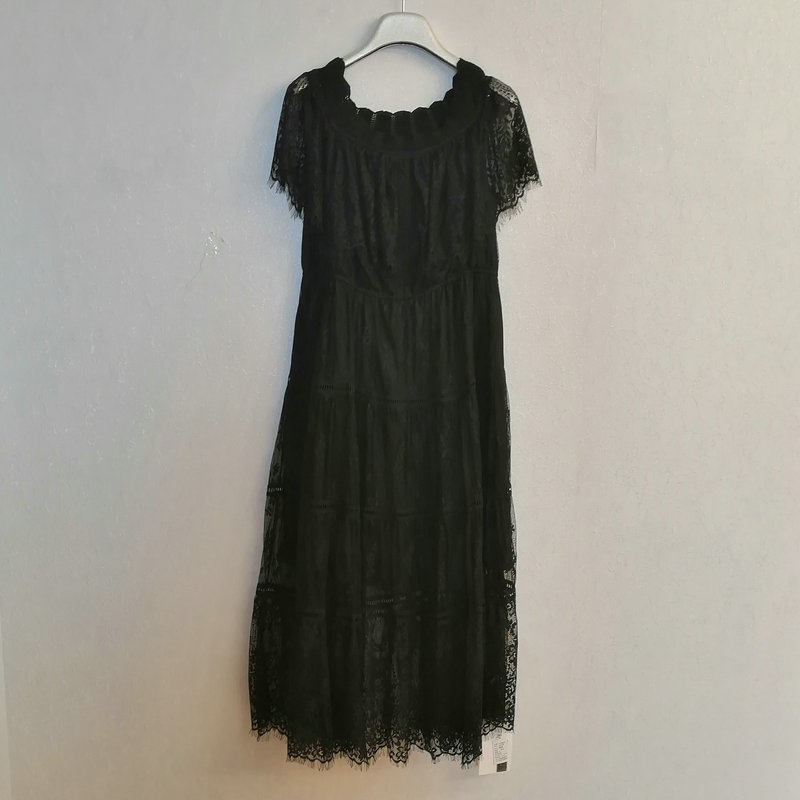 European station 2021 summer new lace hollow splicing needle woven one word leader shoulder, Black;gray
European station 2021 summer new lace hollow splicing needle woven one word leader shoulder, Black;gray