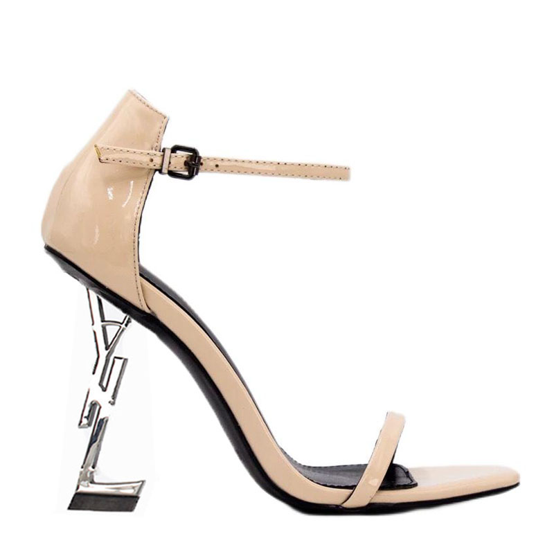 Paris Metal Letters Luxury Designer High Heels shoes Women Sexy Open Toe Super Highs Heel Sandals Bridal Wedding Banquet Shoe Cream patent leather Sandal, Sl953
Paris Metal Letters Luxury Designer High Heels shoes Women Sexy Open Toe Super Highs Heel Sandals Bridal Wedding Banquet Shoe Cream patent leather Sandal, Sl953