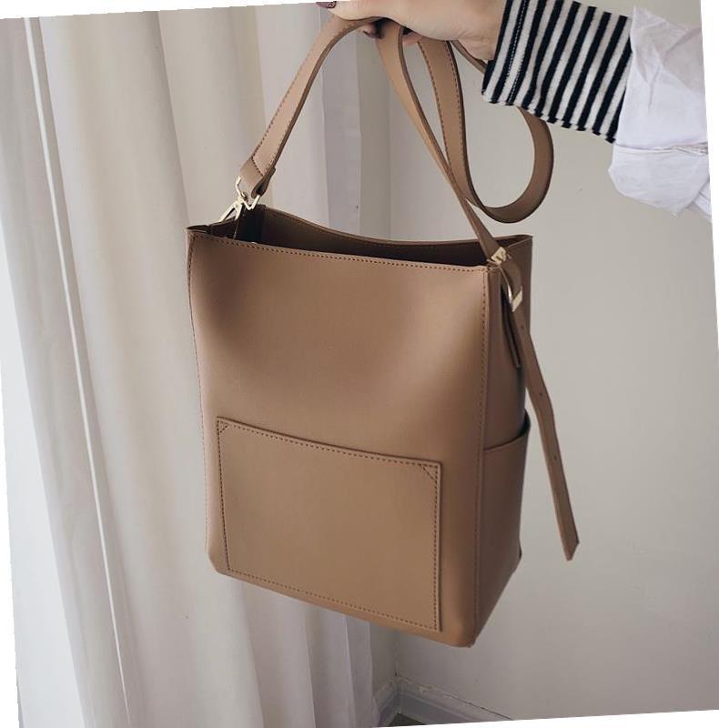 Women's Shoulder Bag New Trendy Crossbody Bag Simple Fashion Large Capacity Combination Bags, Black
Women's Shoulder Bag New Trendy Crossbody Bag Simple Fashion Large Capacity Combination Bags, Black