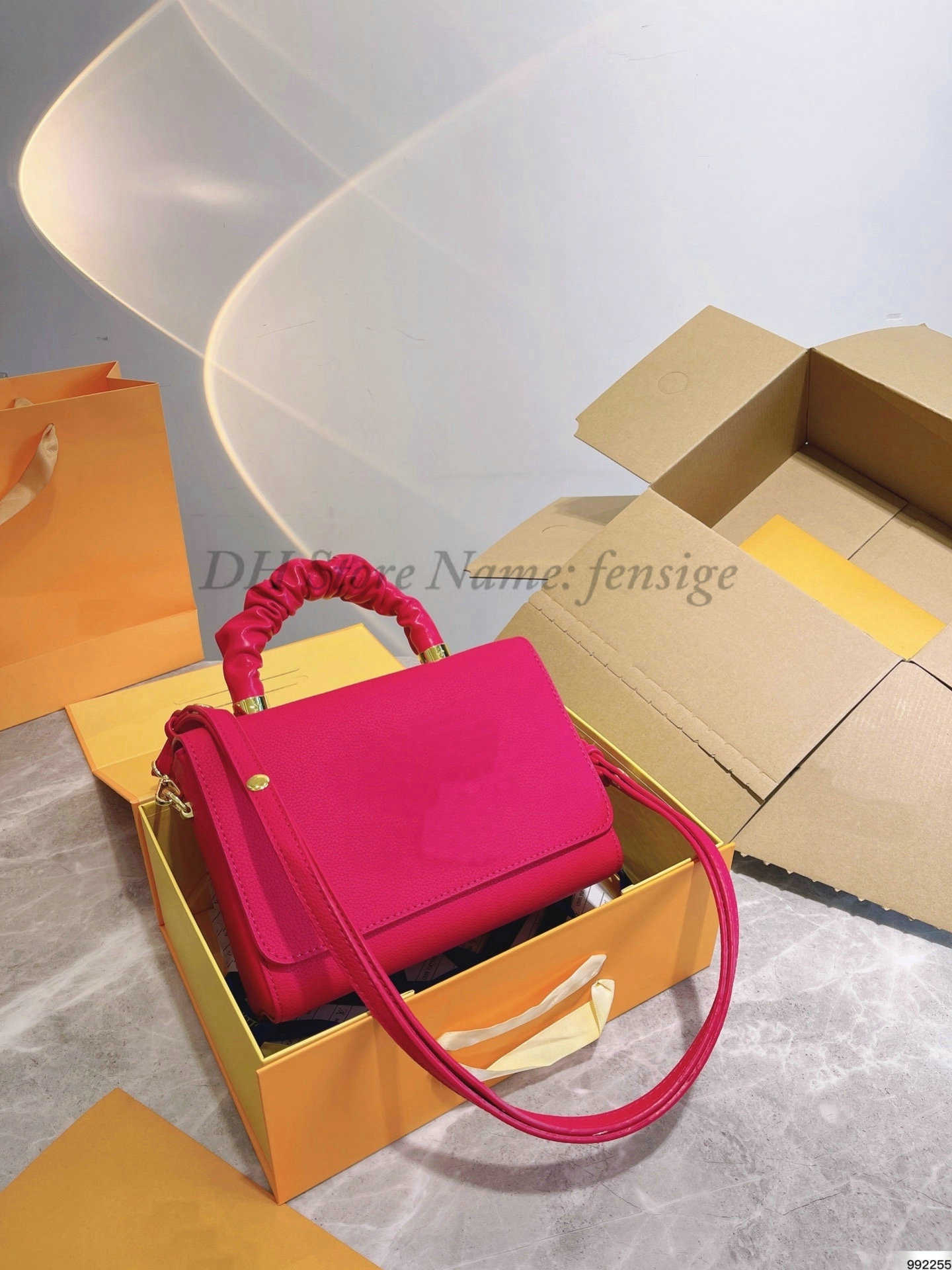 Designer Bags Twist MM Handbag Calfskin Scrunchie Handle Totes Cross-Body carry Lock Bag Black Yellow Pink M58688 M58571 Wallets, Others
Designer Bags Twist MM Handbag Calfskin Scrunchie Handle Totes Cross-Body carry Lock Bag Black Yellow Pink M58688 M58571 Wallets, Others