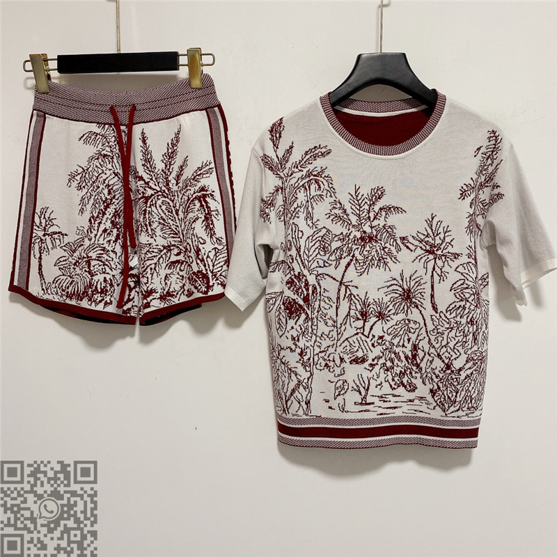 2021ss brand midi dresses womens casual knit dress great quality Women Designers Clothes Totem girl T-shirt skirt size SML DHL album
2021ss brand midi dresses womens casual knit dress great quality Women Designers Clothes Totem girl T-shirt skirt size SML DHL album