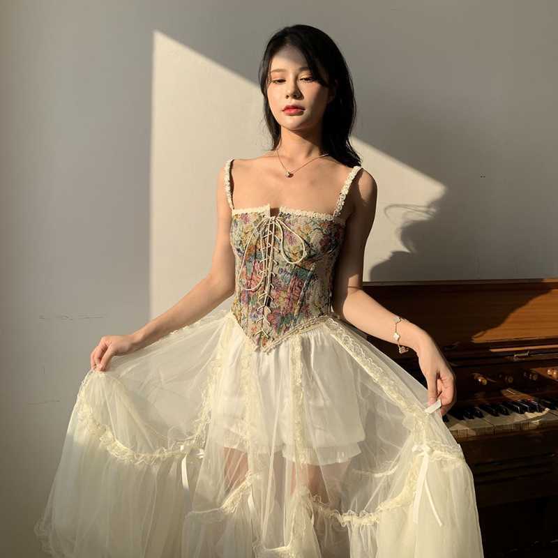 Floral Beach Party Sexy Bustiers Crop Women Backless Bandage French Vintage Halter Top Korean Boho Lace with Corset Summer 210625