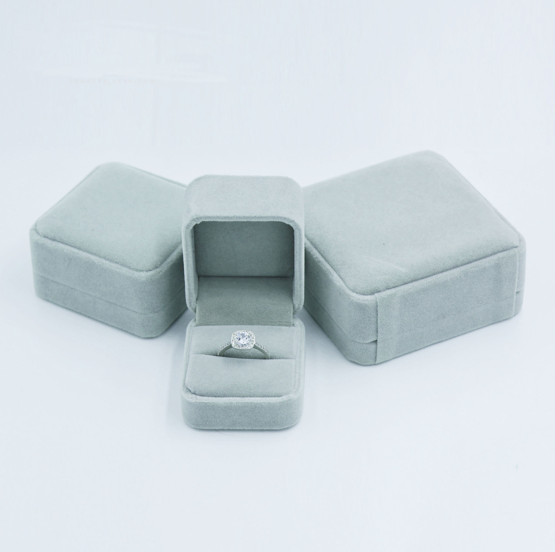 Jewelry Organizer Display Travel Jewelry Case Boxes Travel Portable Jewelry Box Leather Storage Organizer Earring Ring Holder
Jewelry Organizer Display Travel Jewelry Case Boxes Travel Portable Jewelry Box Leather Storage Organizer Earring Ring Holder