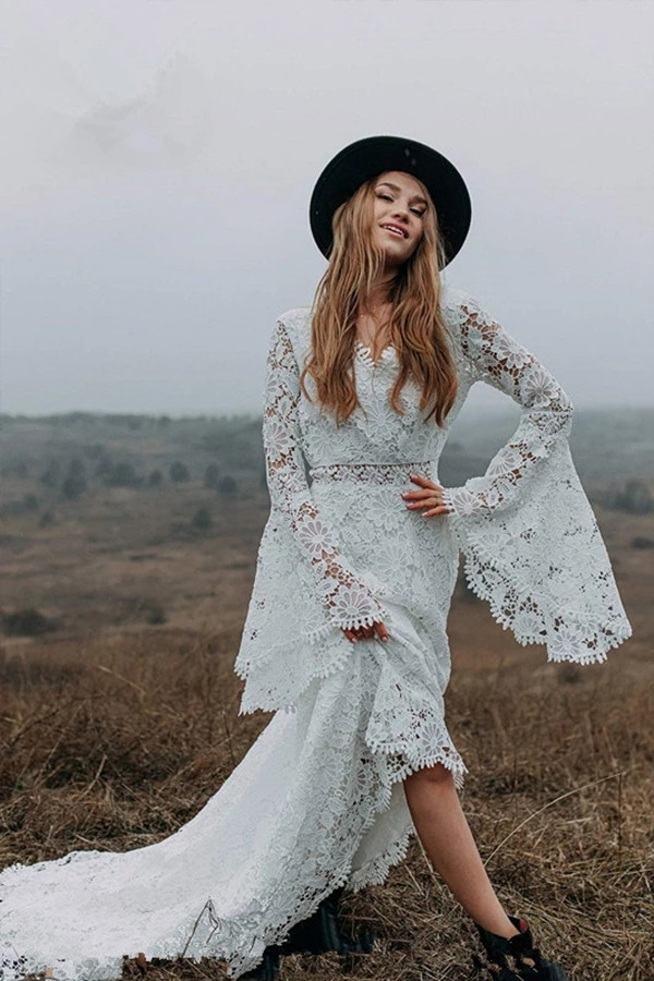 French Macrame Lace Wedding Dresses with Long Bell Sleeves 2022 V-neck Backless Bohemain Country Beach Hippie Bride Dress