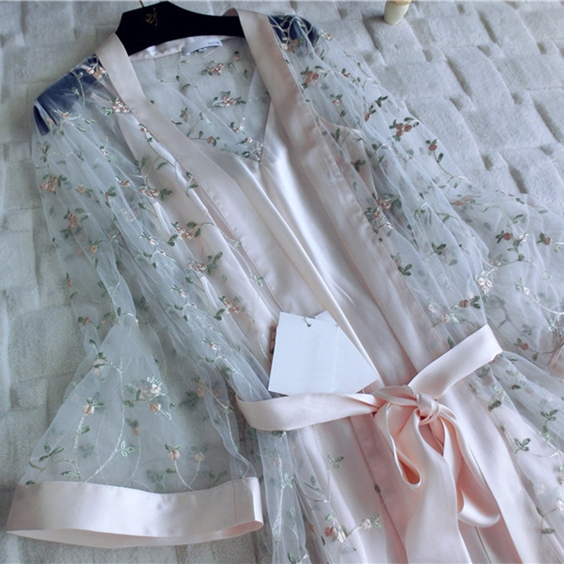New Women Pajamas Bathrobe Sexy Pink Nightdress Floral Embroidered 3/4 Sleeve Long Robe & Gown Sets Gauze Sleepwear Nightwear 210203