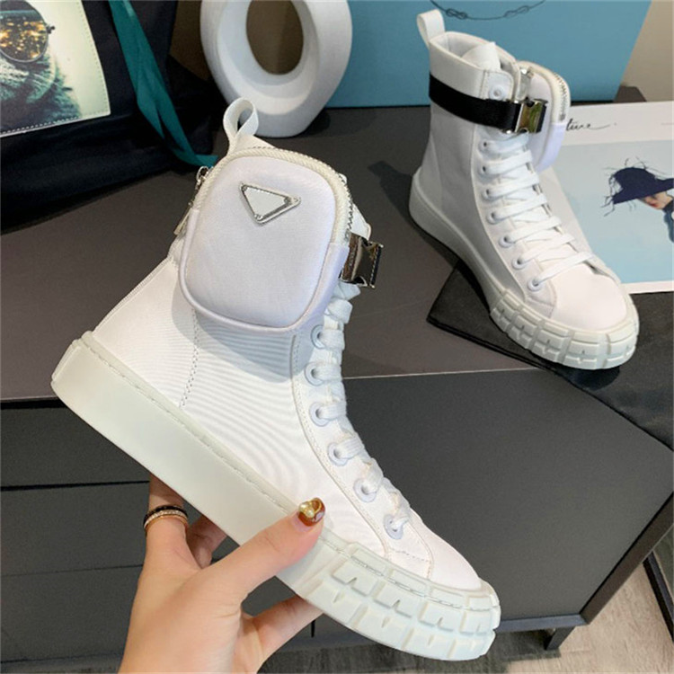 Designers Wheel Re-nylon Luxury Shoes Men Women High-top Sneakers Nylon Pouch Leather Lining Cotton Laces 14 cm Boot Leg Causal Shoe Size 35-44
Designers Wheel Re-nylon Luxury Shoes Men Women High-top Sneakers Nylon Pouch Leather Lining Cotton Laces 14 cm Boot Leg Causal Shoe Size 35-44