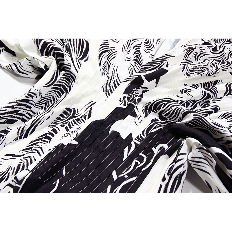 TWOTWINSTYLE Causal Blouses For Female V Neck Flare Long Sleeve High Wiast Pleated Women Shirts Clothes Fashion Summer Tide 210225