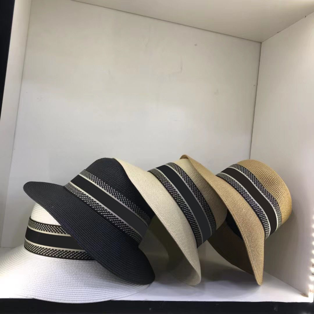 Luxurys Bucket Hat designers men's women's outdoor sun hats leisure fashion high quality straw cap Light and convenient 4 colors good nice, Box
Luxurys Bucket Hat designers men's women's outdoor sun hats leisure fashion high quality straw cap Light and convenient 4 colors good nice, Box