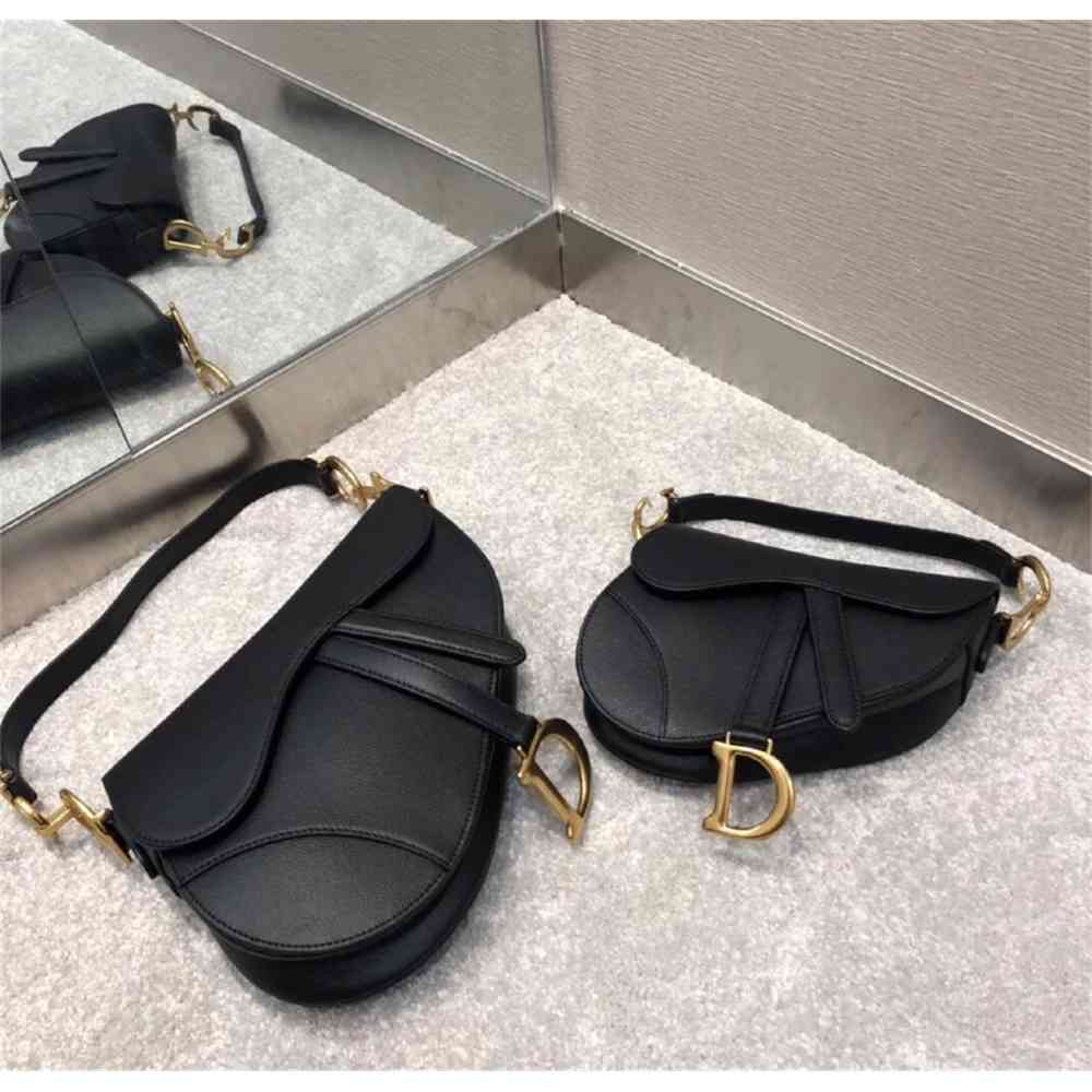 new full leather saddle bag grain pattern star same Leather Messenger Bag single shoulder women's Purse Black Friday, Black large size
new full leather saddle bag grain pattern star same Leather Messenger Bag single shoulder women's Purse Black Friday, Black large size