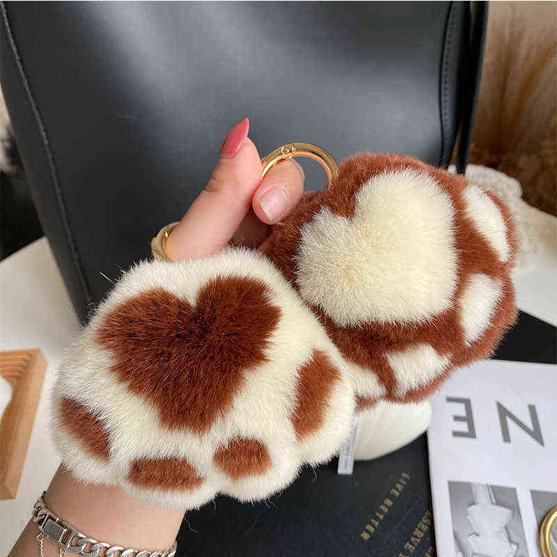 2021 Women Car Key Pendant Mink Fur Cat Paw Toy Keychain Cute Bag Charm Ornaments Soft Pompom Plush Cute Bear Claw Key Rings H1126
