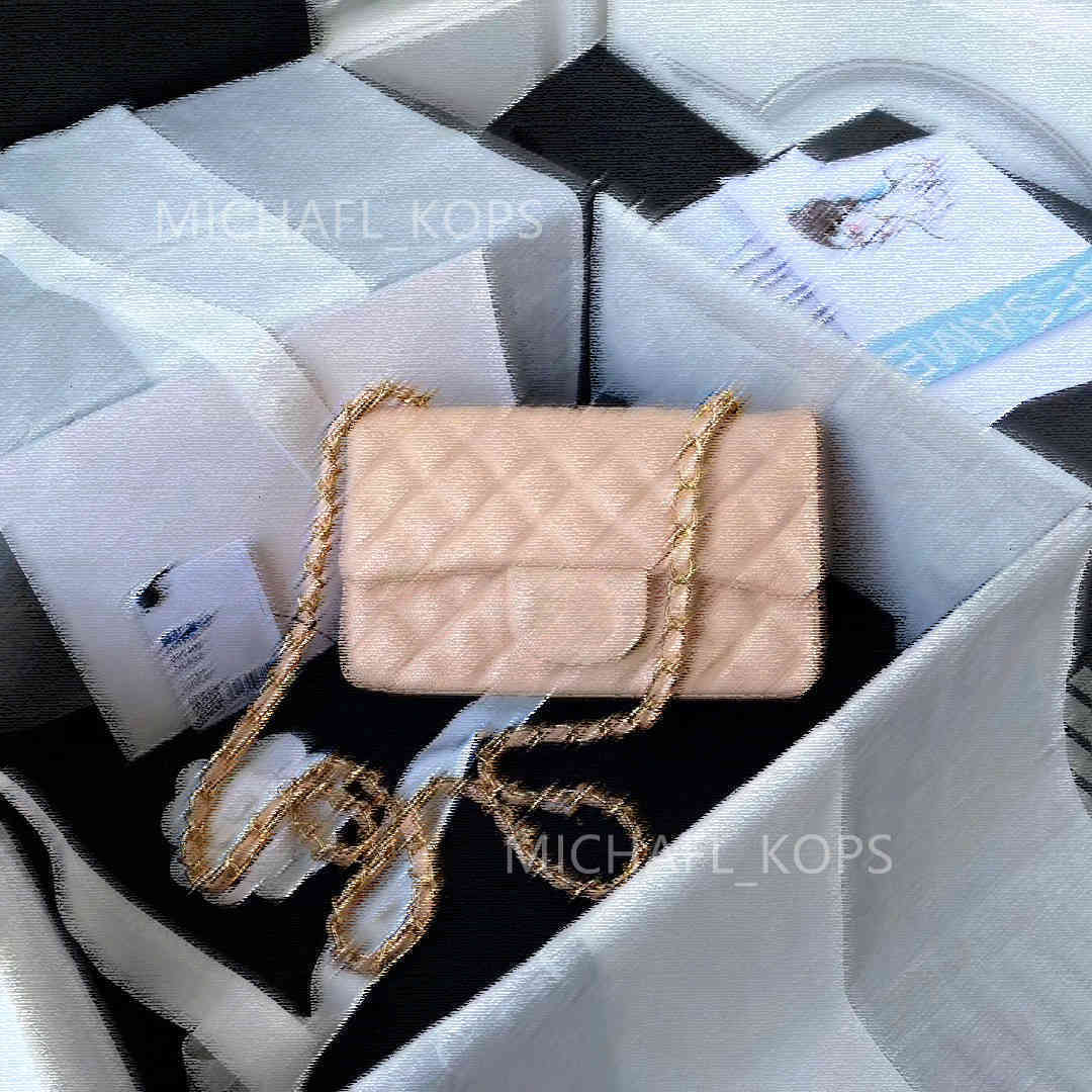 7A+4Designers Women Classic Chain Flap Bags Lady Shoulder Female Crossbody Bag Purses Handbags, Official original imported Genuine leather, Caviar with box
7A+4Designers Women Classic Chain Flap Bags Lady Shoulder Female Crossbody Bag Purses Handbags, Official original imported Genuine leather, Caviar with box
