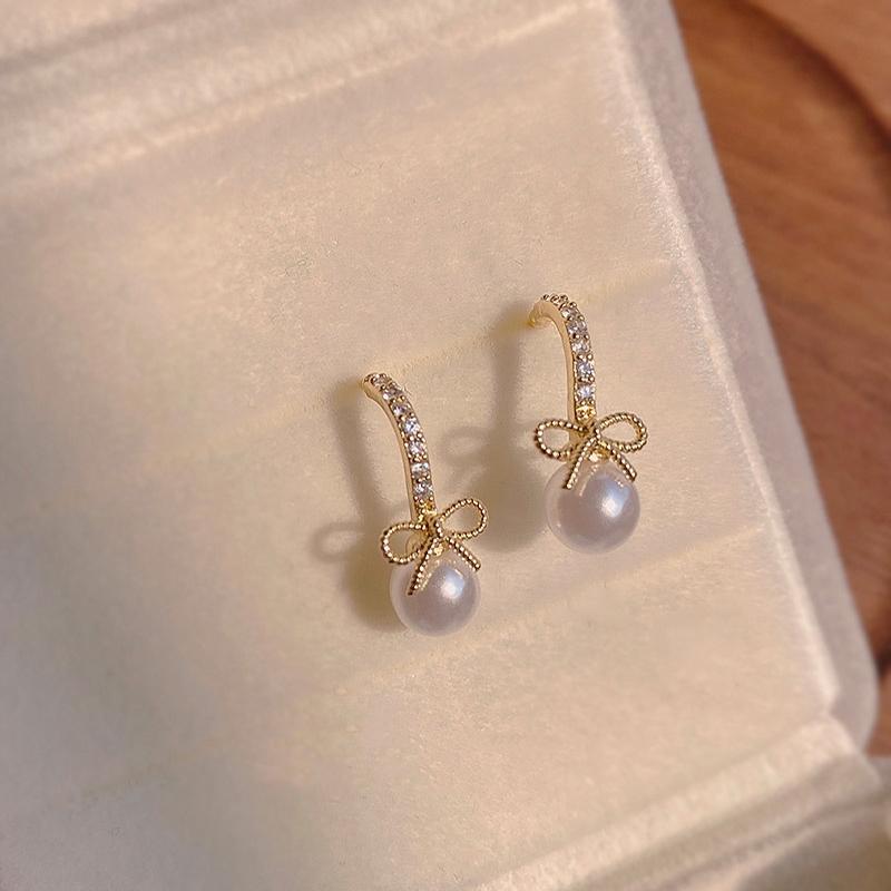 Stud Women's Earrings Pearl Korean Geometry Bow Metal Gold For Women Simple Vintage Female 2021 Trend
Stud Women's Earrings Pearl Korean Geometry Bow Metal Gold For Women Simple Vintage Female 2021 Trend