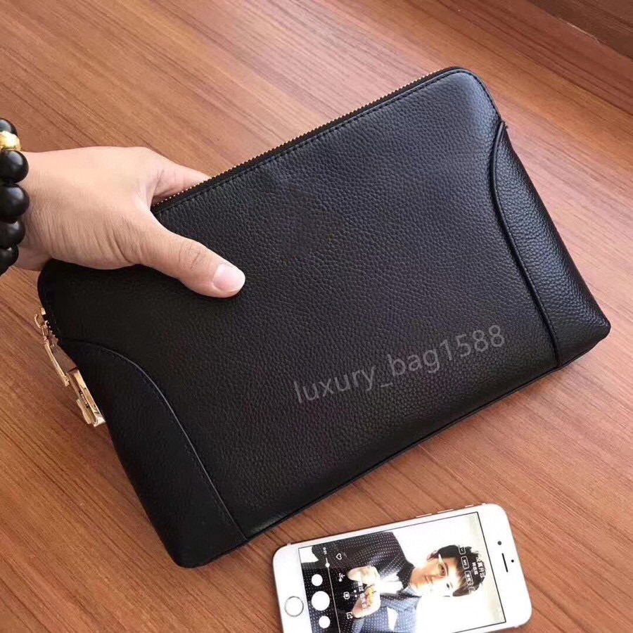 2021 New Fashion Designer trendy man bag brand Messenger bag Cross clutch bag, Black
2021 New Fashion Designer trendy man bag brand Messenger bag Cross clutch bag, Black