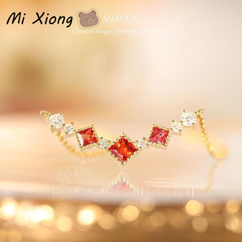 Chains Mi Xiong S925 Sterling Silver Gold Orange Necklace Pendant Inlaid With Red Crystals Exquisite Luxury Ladies Party Accessories
Chains Mi Xiong S925 Sterling Silver Gold Orange Necklace Pendant Inlaid With Red Crystals Exquisite Luxury Ladies Party Accessories