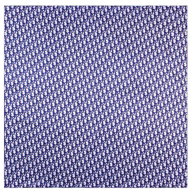 New letter D hand crimped women's 90cm twill square printed fashion decorative scarves shawl 64SU, Blue;gray
New letter D hand crimped women's 90cm twill square printed fashion decorative scarves shawl 64SU, Blue;gray