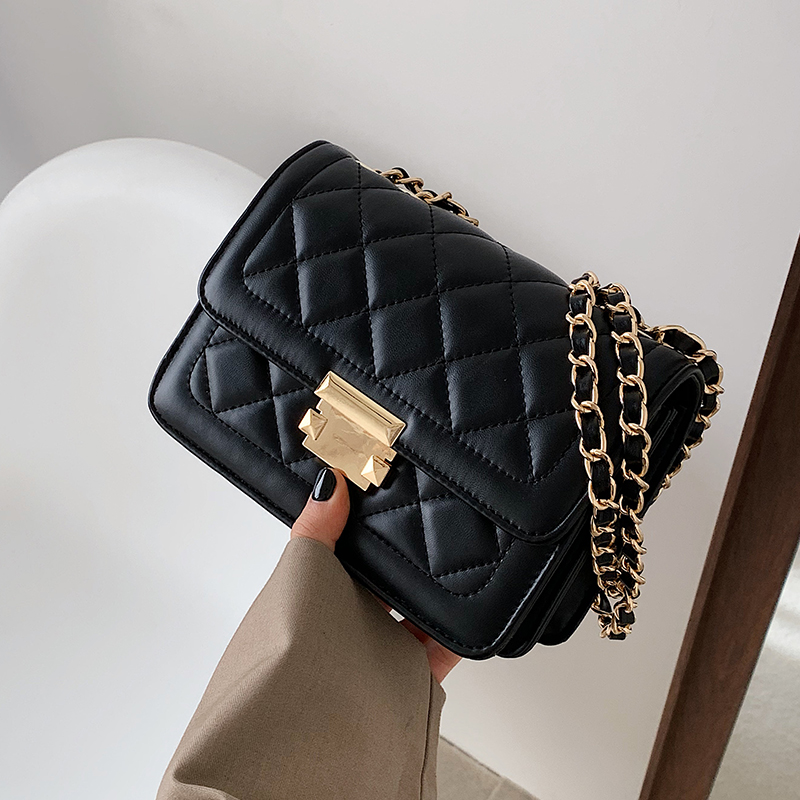 Ringer chain womens bags 2022 new fashion crossbody bag Ordinary shoulder small square bag wallets, Black
Ringer chain womens bags 2022 new fashion crossbody bag Ordinary shoulder small square bag wallets, Black