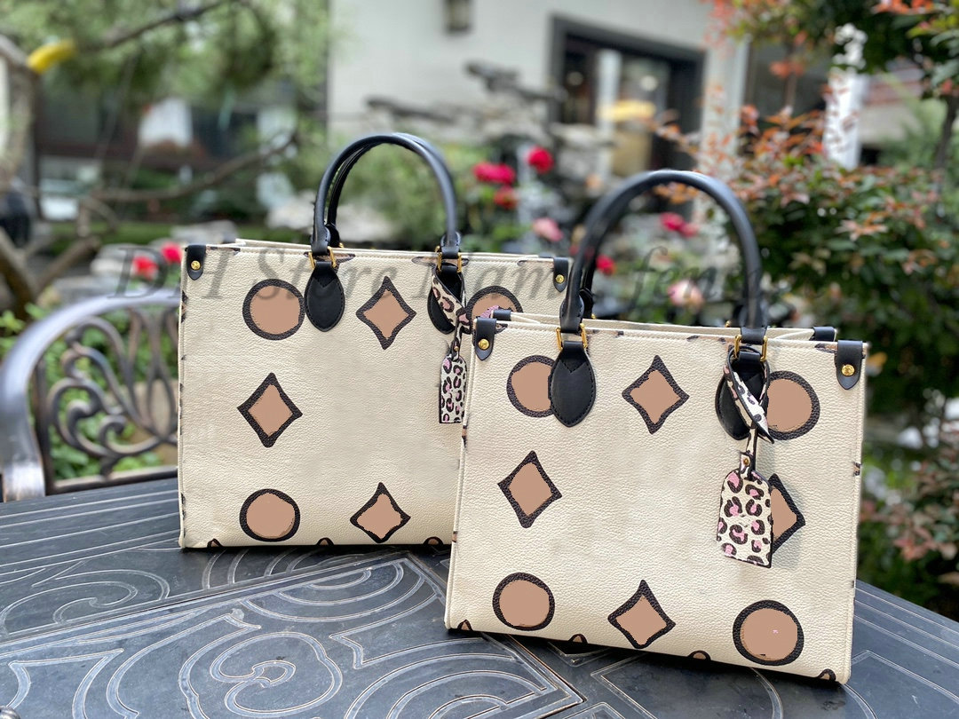 Handbag Women Backpack Luxurys 2021 Louisbags_18 Luis Bags Wallet OnTheGo GM PM Wild At Heart Capsule Totes Womens Designer On The Go H Uokj, Others
Handbag Women Backpack Luxurys 2021 Louisbags_18 Luis Bags Wallet OnTheGo GM PM Wild At Heart Capsule Totes Womens Designer On The Go H Uokj, Others