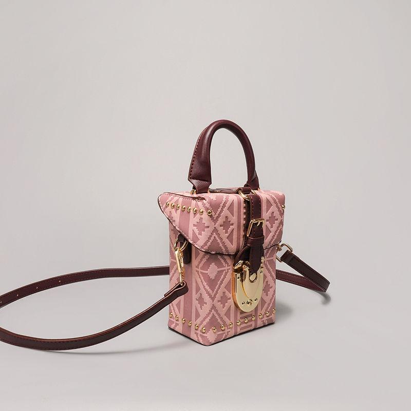 Evening Bags High Sense Bag Female 2021 Trendy Box Mobile Phone Portable Messenger Small Square Satchels, Green
Evening Bags High Sense Bag Female 2021 Trendy Box Mobile Phone Portable Messenger Small Square Satchels, Green