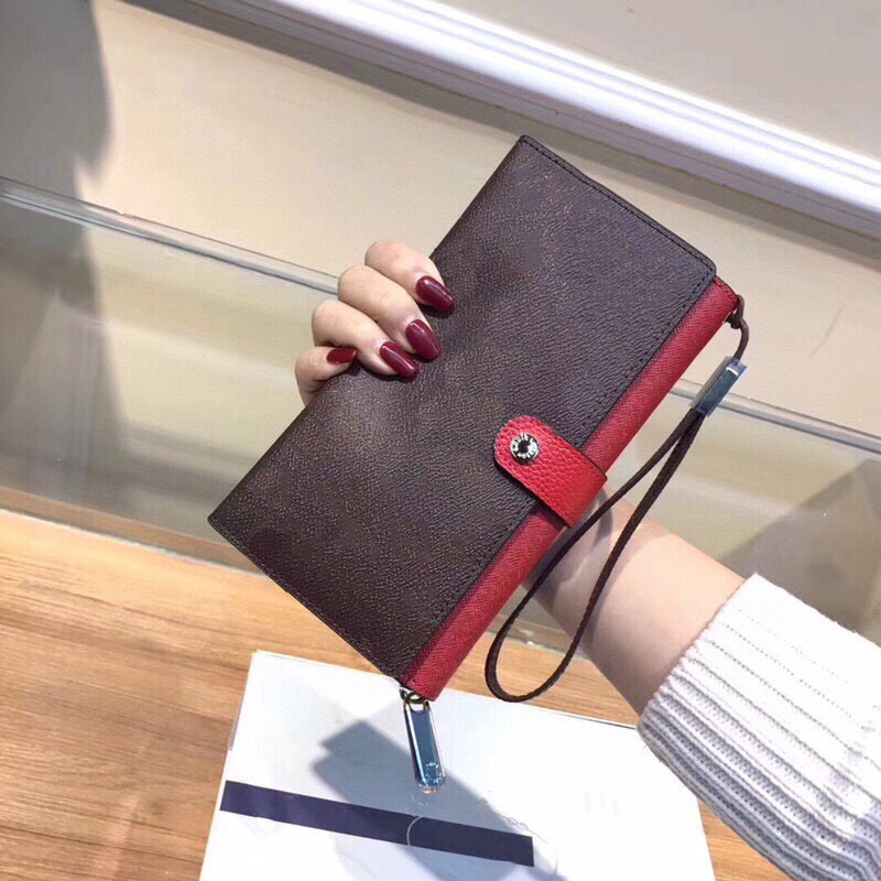 Luxurys Designers Bags Handbags Coin Purses wallet Women Shoulder Bag fashion Crossbody Bags Men Card Holders with Box M61278, Red;black
Luxurys Designers Bags Handbags Coin Purses wallet Women Shoulder Bag fashion Crossbody Bags Men Card Holders with Box M61278, Red;black