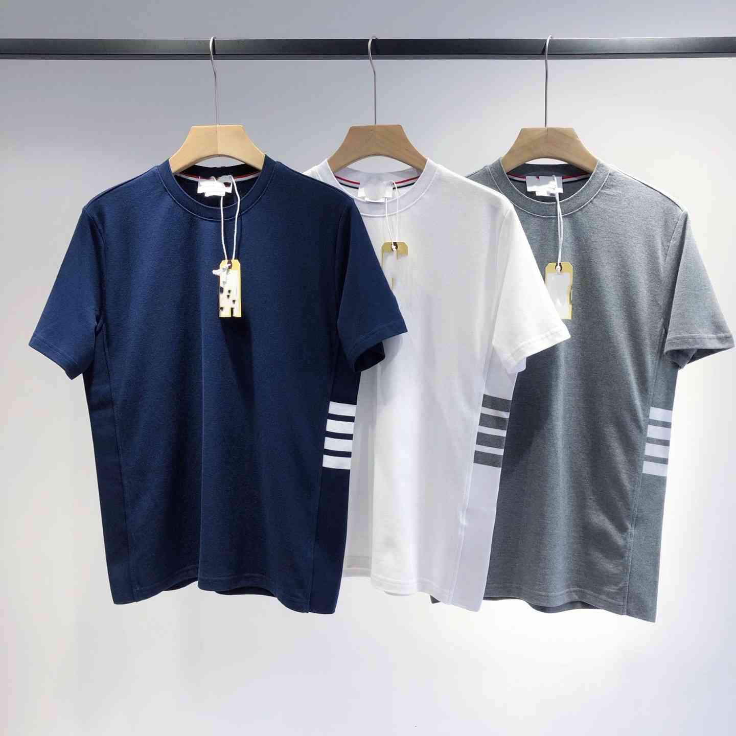 t shirt 2021 summer british style side stripe splicing short sleeve for men and women, White;black
t shirt 2021 summer british style side stripe splicing short sleeve for men and women, White;black