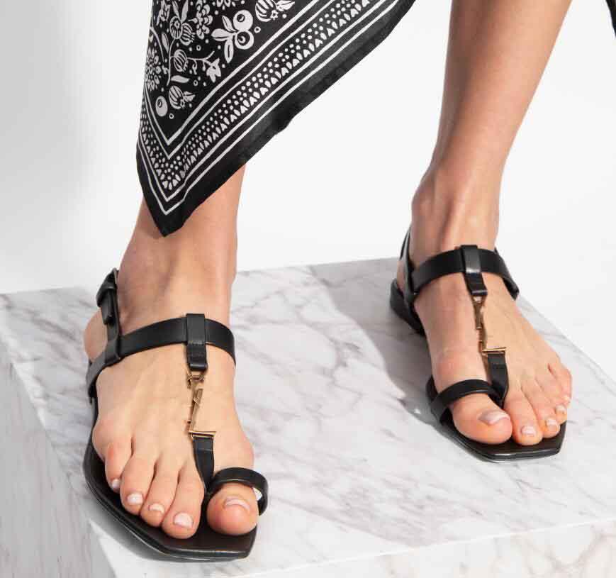 Summer Women Cassandra-leather sandals Luxurious lady flat sandalies Beach shoes Woman Shoe Footwear Gladiator Open Toe Slides wi ogm ysls, Black
Summer Women Cassandra-leather sandals Luxurious lady flat sandalies Beach shoes Woman Shoe Footwear Gladiator Open Toe Slides wi ogm ysls, Black