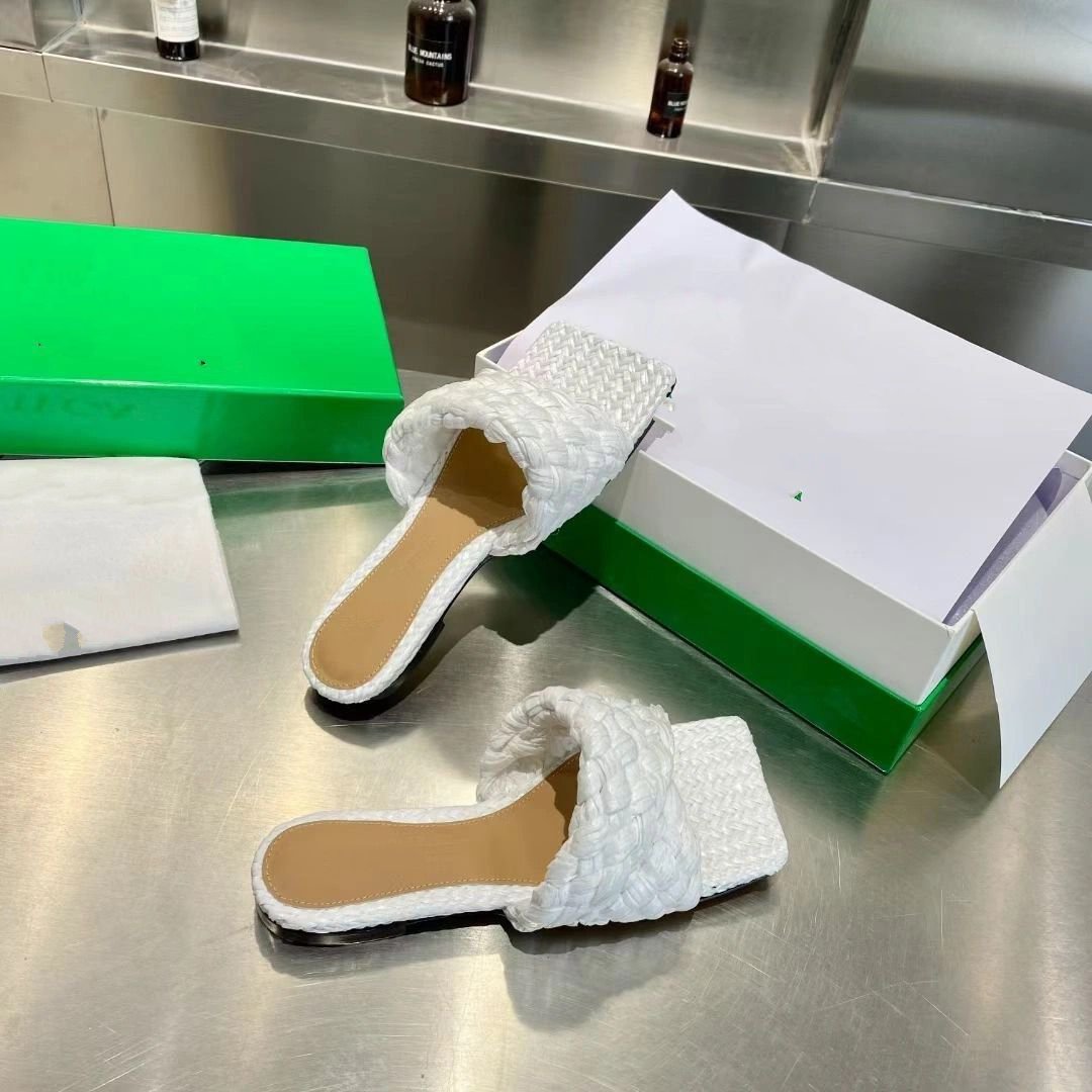 Sexy Flat slides Lido Sandals Woven women slippers square mules Ladies Wedding high heels shoes Dress Quality mkJJJ001
Sexy Flat slides Lido Sandals Woven women slippers square mules Ladies Wedding high heels shoes Dress Quality mkJJJ001