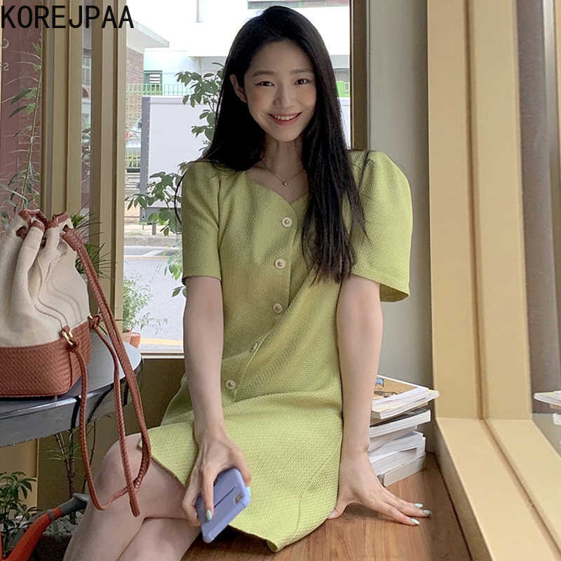 Korejpaa Women Dress Summer Elegant Temperament Square Neck Avocado Green Single-Breasted Loose Puff Sleeve Tweed Vestidos 210526
Korejpaa Women Dress Summer Elegant Temperament Square Neck Avocado Green Single-Breasted Loose Puff Sleeve Tweed Vestidos 210526