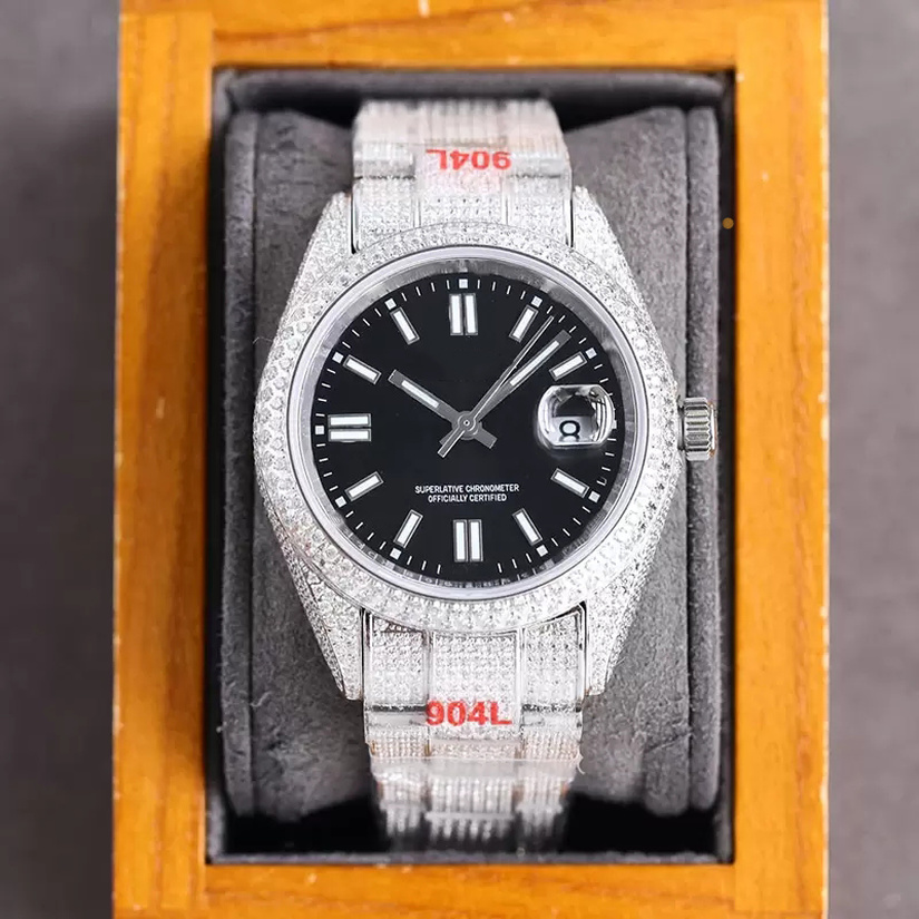 Montre De Luxe Full Diamond Mens Watch 40MM Automatic Mechanical Watches Full Diamonds Bezel Strap Fashion Classic Men Cool Wristwatches Gifts Calendar, Plastic box
Montre De Luxe Full Diamond Mens Watch 40MM Automatic Mechanical Watches Full Diamonds Bezel Strap Fashion Classic Men Cool Wristwatches Gifts Calendar, Plastic box