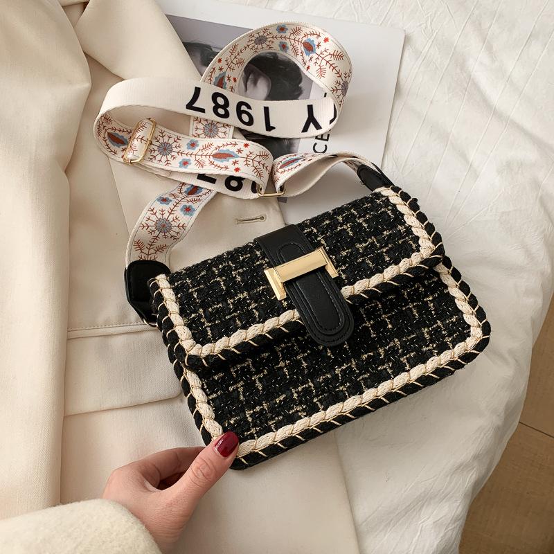 Designer Bag Female 2021 Popular New Fashion Wide Shoulder Strap Messenger Bag Casual One Shoulder Small Square, Black
Designer Bag Female 2021 Popular New Fashion Wide Shoulder Strap Messenger Bag Casual One Shoulder Small Square, Black